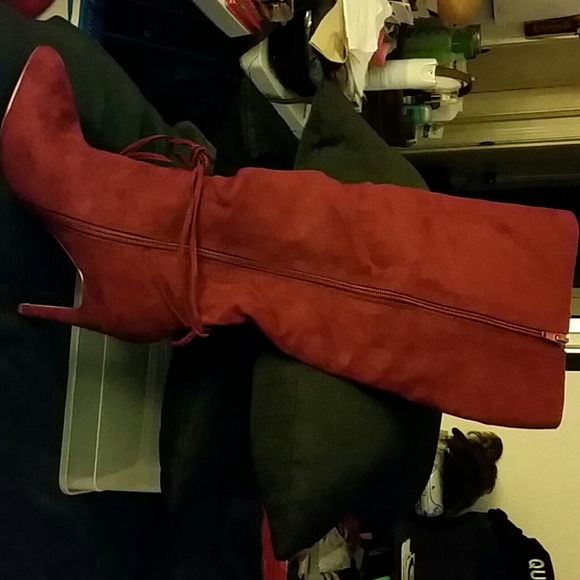 Shoes - Picture 1 of 3